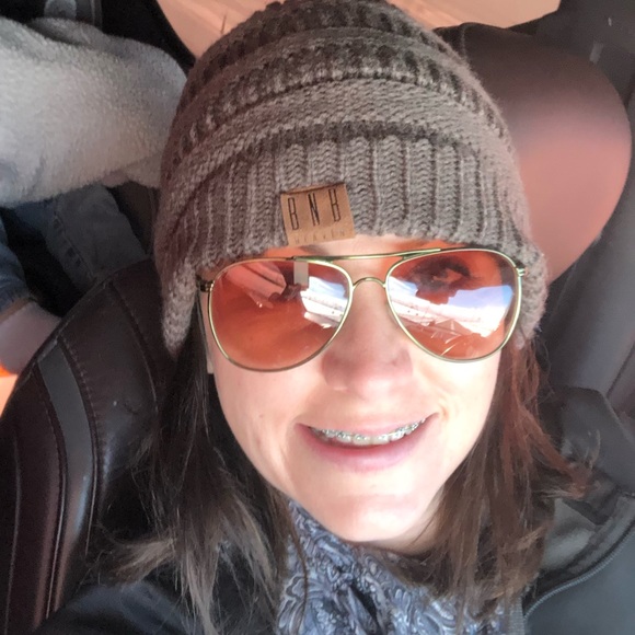 Meet your Posher, Cheyenne - Picture 4 of 7